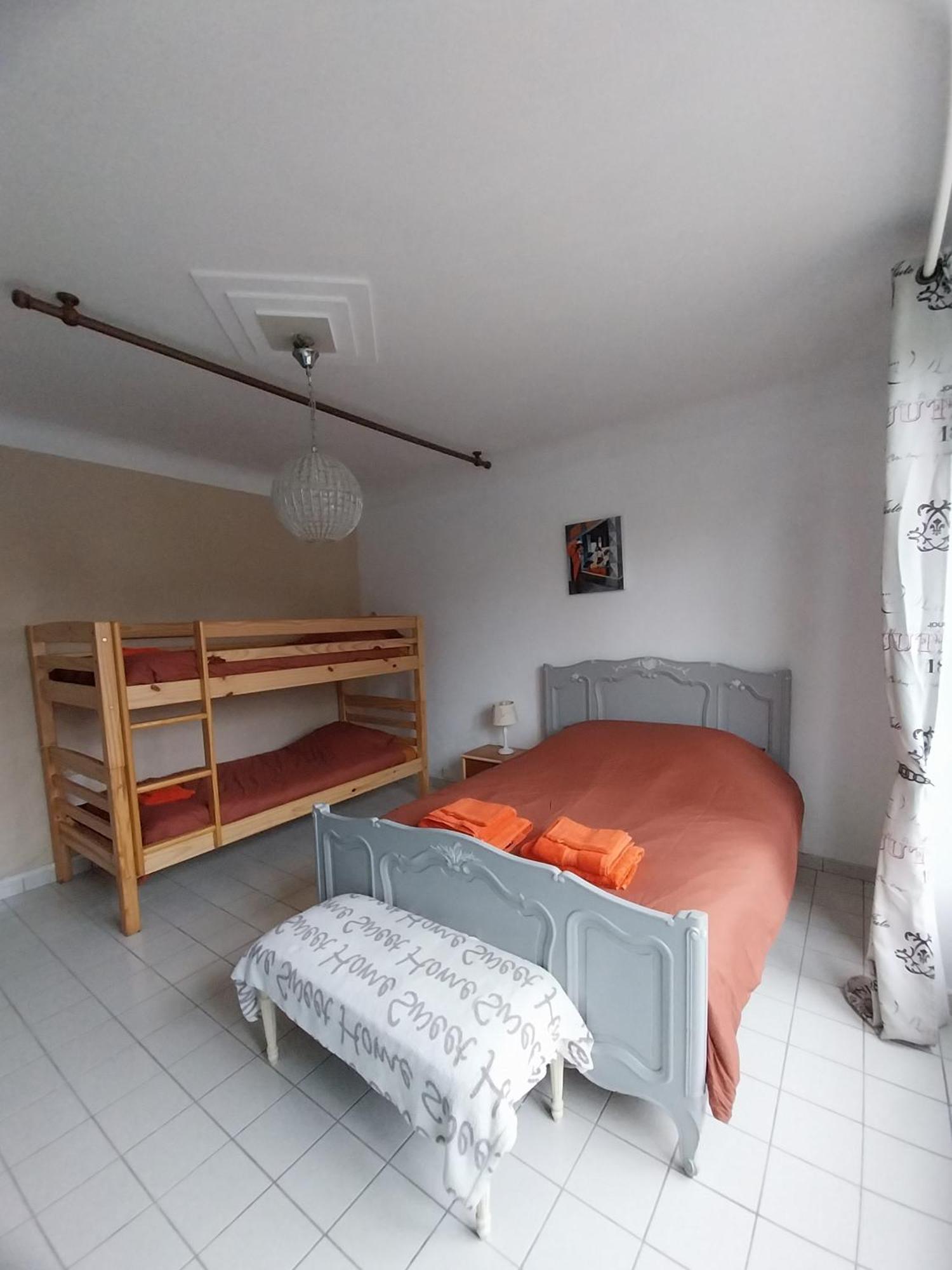 Maison Familiale Proche De La Mer Lancieux Extérieur photo